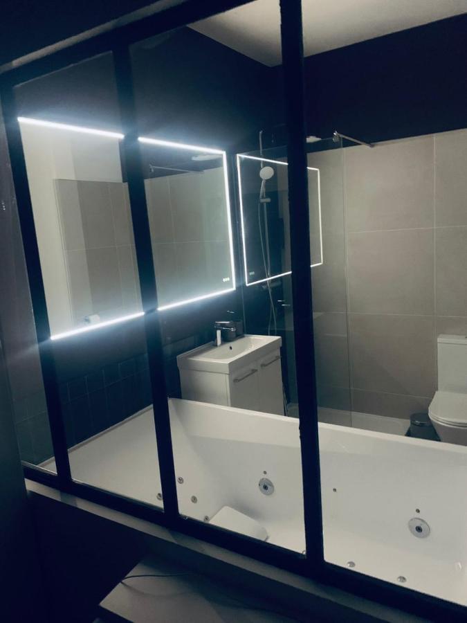 Sweet Love Room - Jacuzzi Privatif Montreuil  Extérieur photo